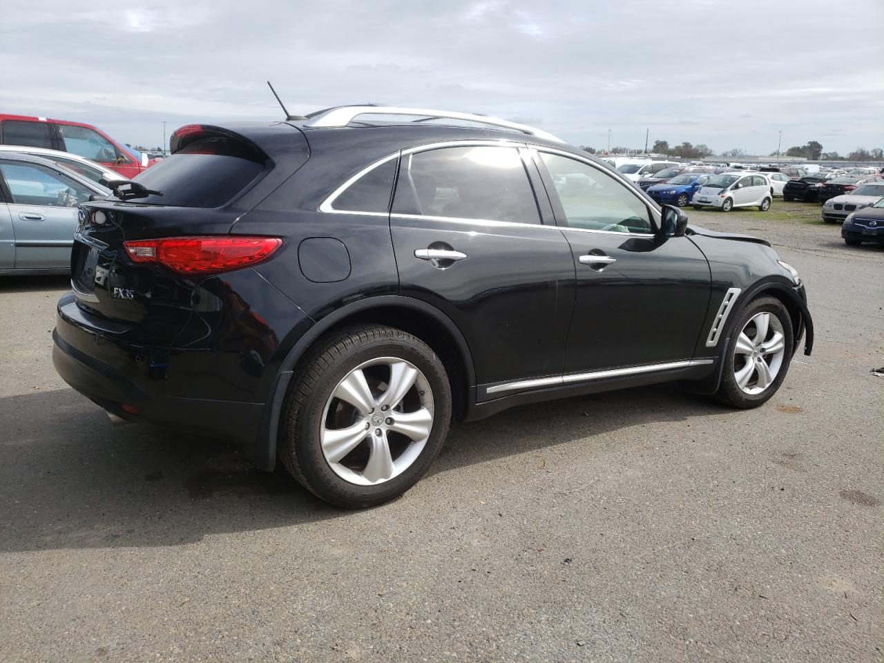 INFINITI FX35