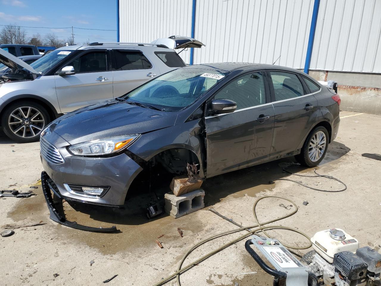 FORD FOCUS TITANIUM