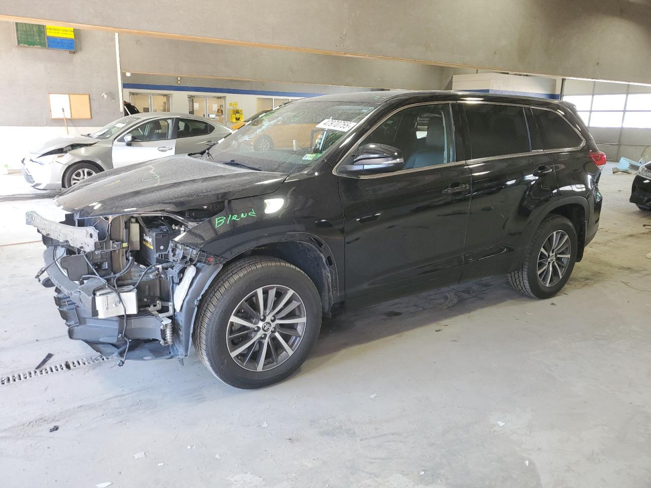 TOYOTA HIGHLANDER SE