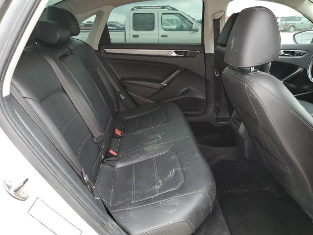 2017 VOLKSWAGEN PASSAT R-L - 1VWDT7A31HC066865