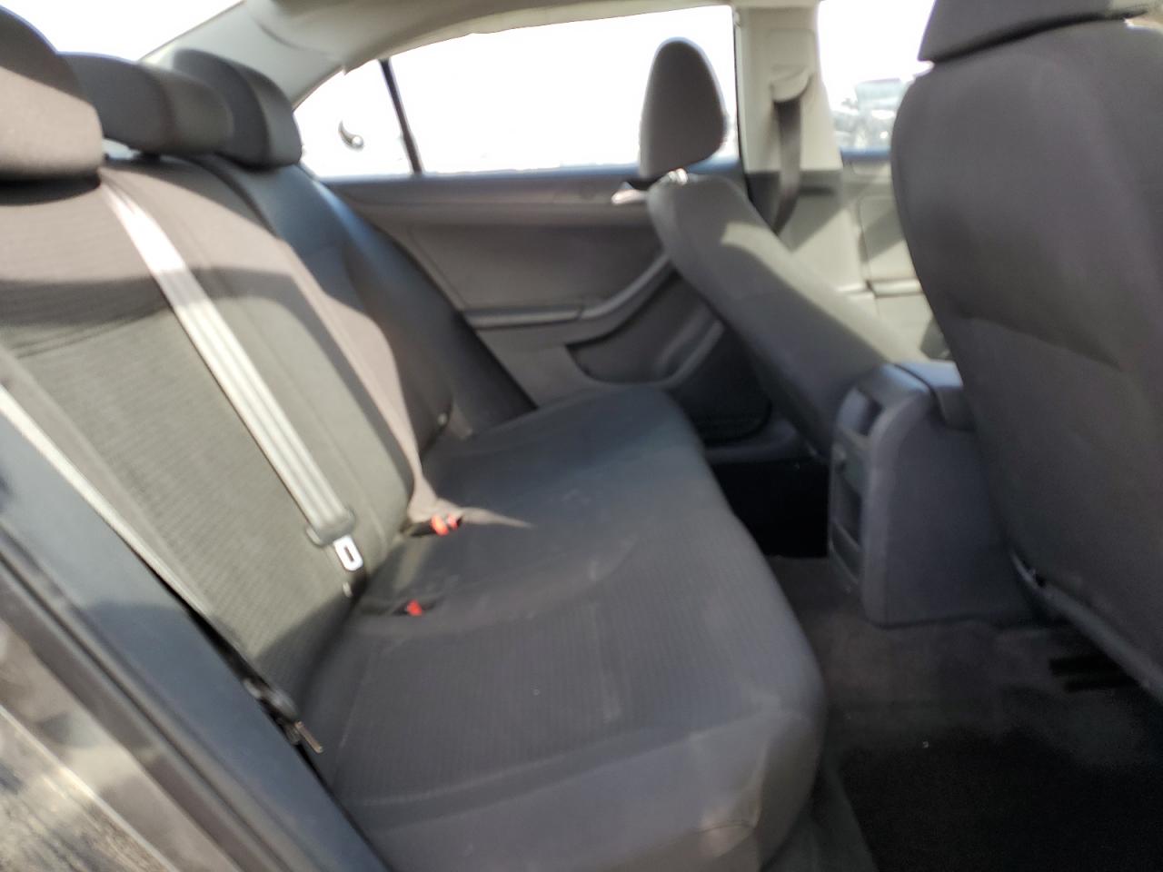 Volkswagen Jetta s 2016