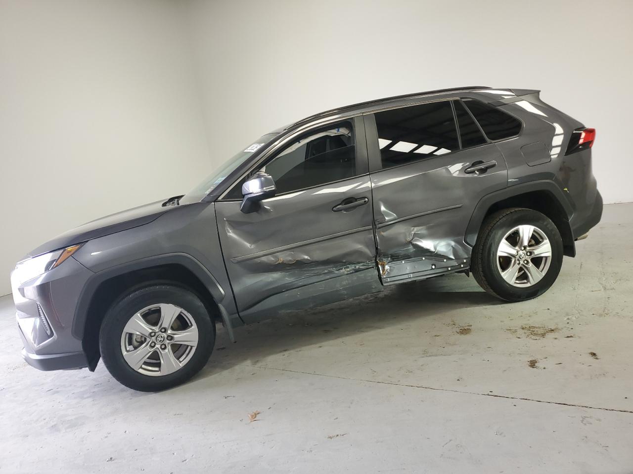 TOYOTA RAV4 XLE