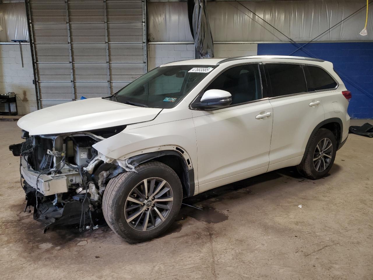 TOYOTA HIGHLANDER SE