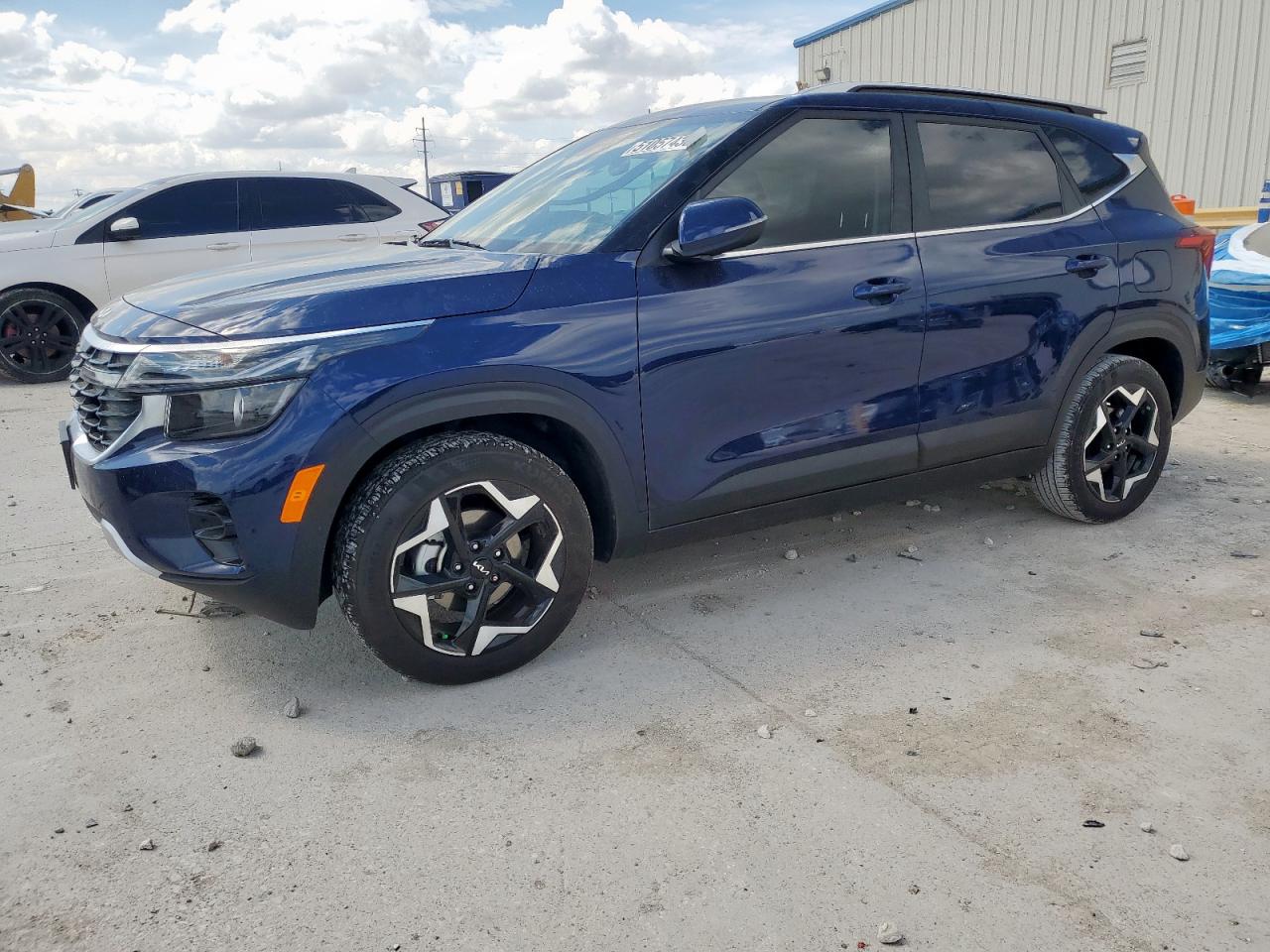 KIA SELTOS EX