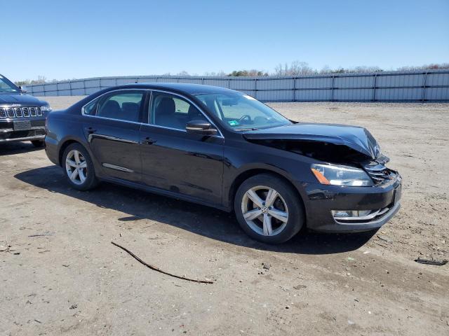 2015 VOLKSWAGEN PASSAT S - 1VWAS7A35FC080819