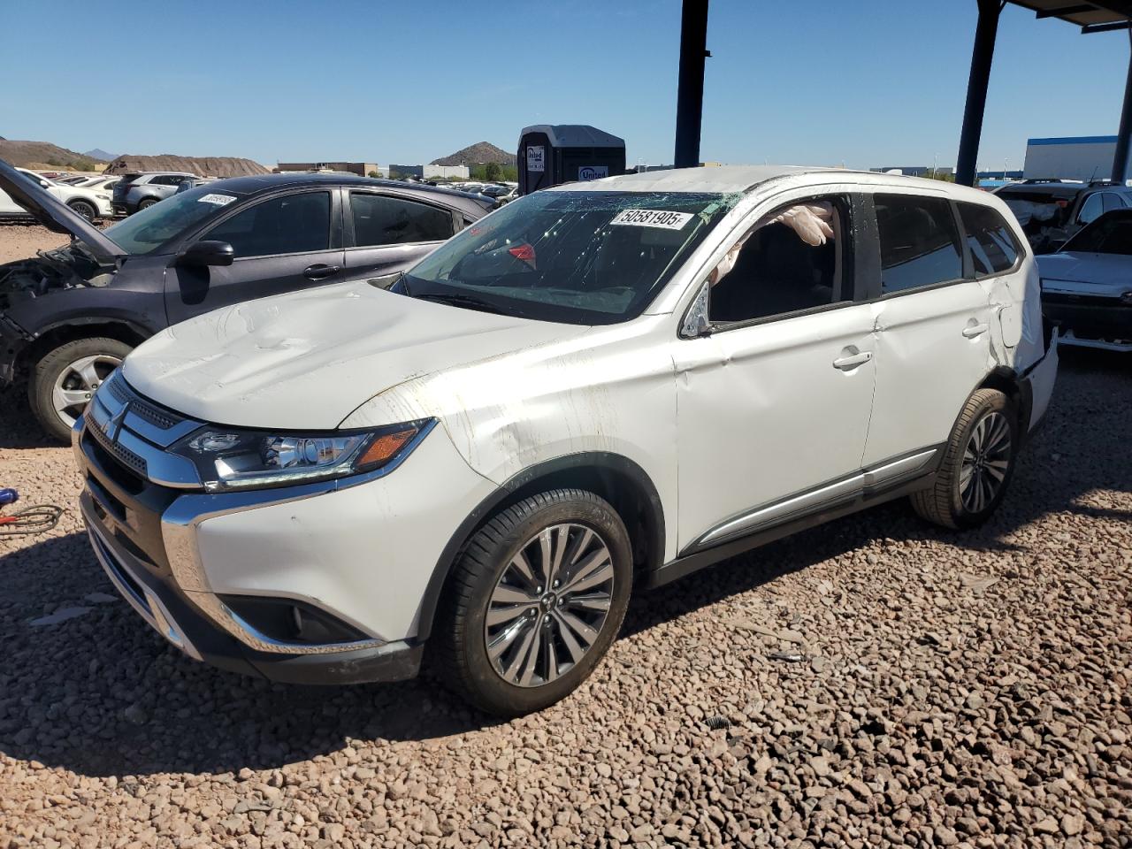 MITSUBISHI OUTLANDER SE