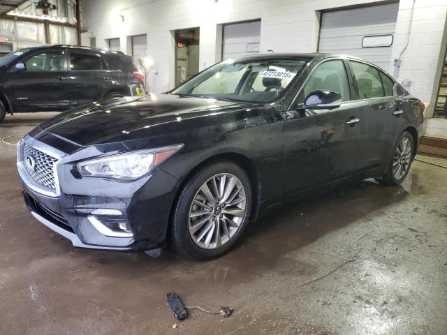 INFINITI Q50 LUXE