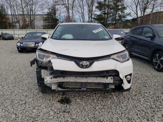2017 TOYOTA RAV4 XLE JTMRFREV2HJ172714