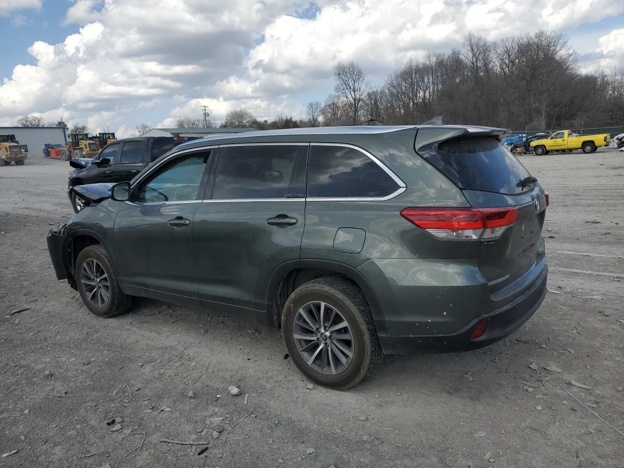 TOYOTA HIGHLANDER SE