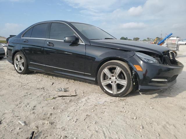 2011 MERCEDES-BENZ C 300 - WDDGF5EB5BA420523
