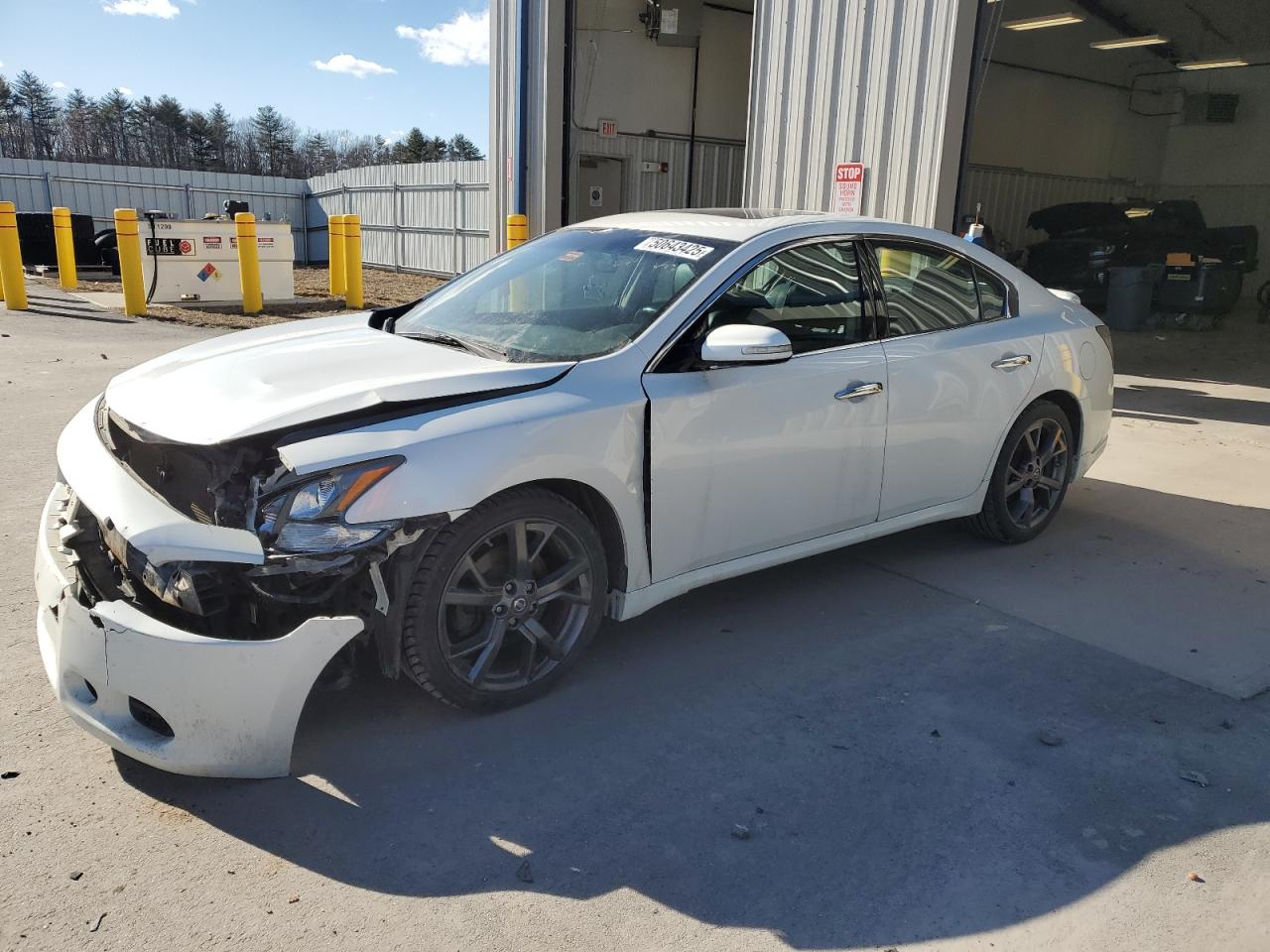 NISSAN MAXIMA S