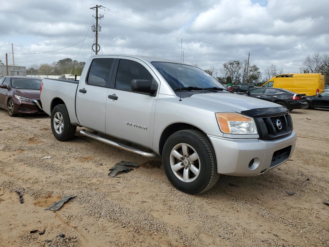 NISSAN TITAN S