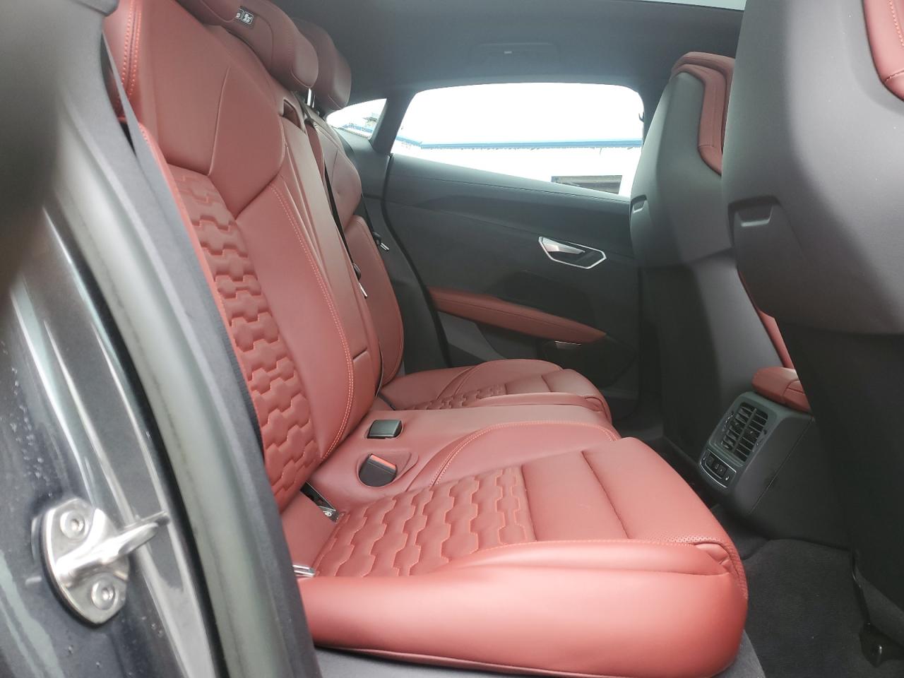 AUDI E-TRON PREMIUM PLUS