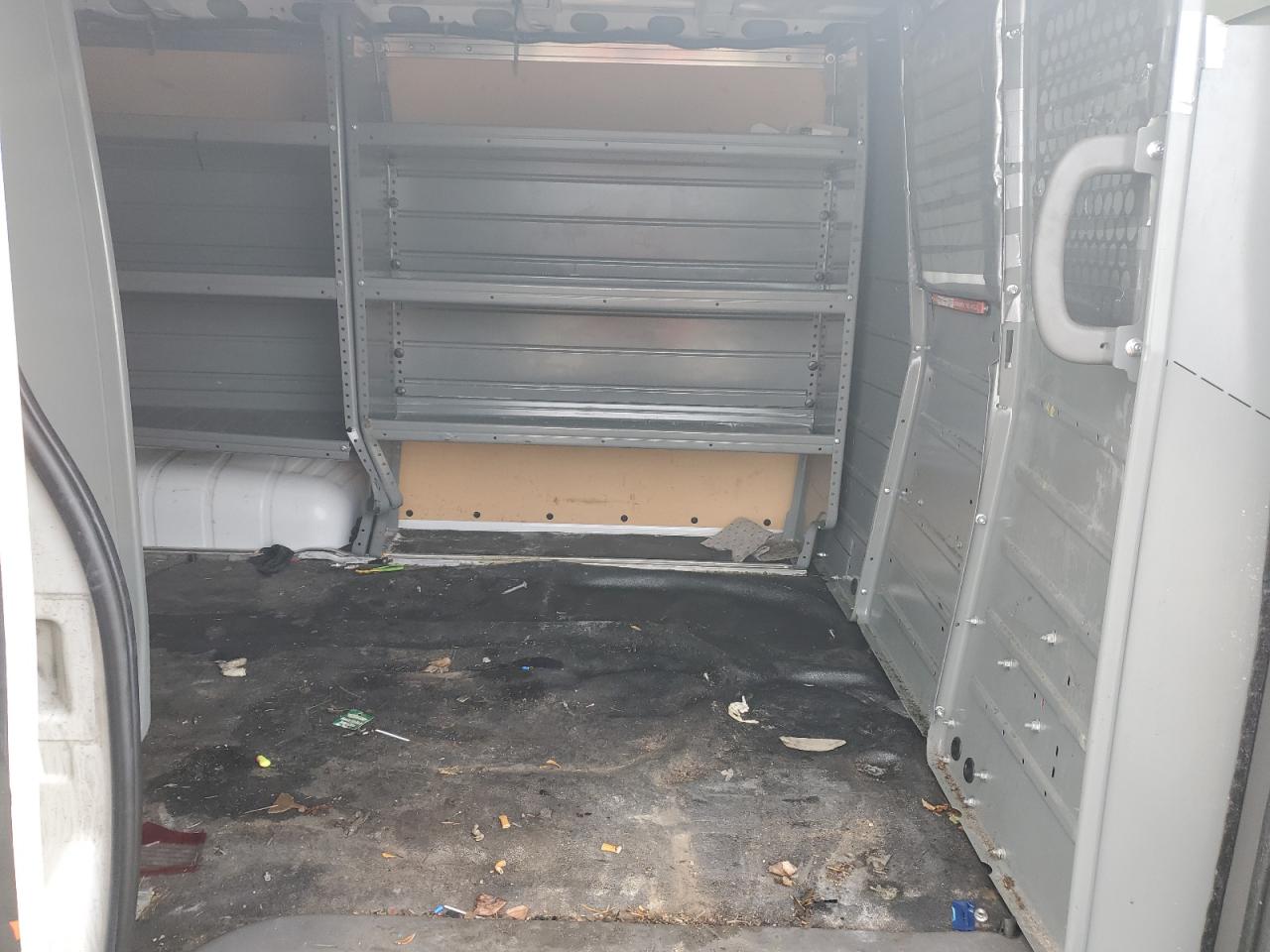 NISSAN NV2500 2500 S