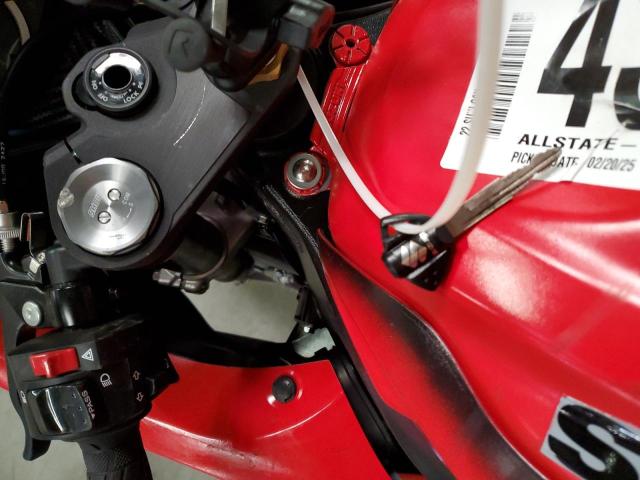 2022 SUZUKI GSX-R600 JS1GN7FA4N7101088