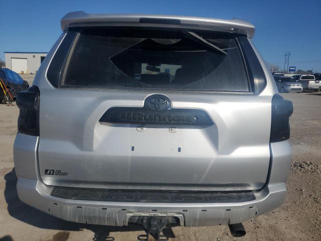 2018 TOYOTA 4RUNNER SR - JTEBU5JR5J5585746