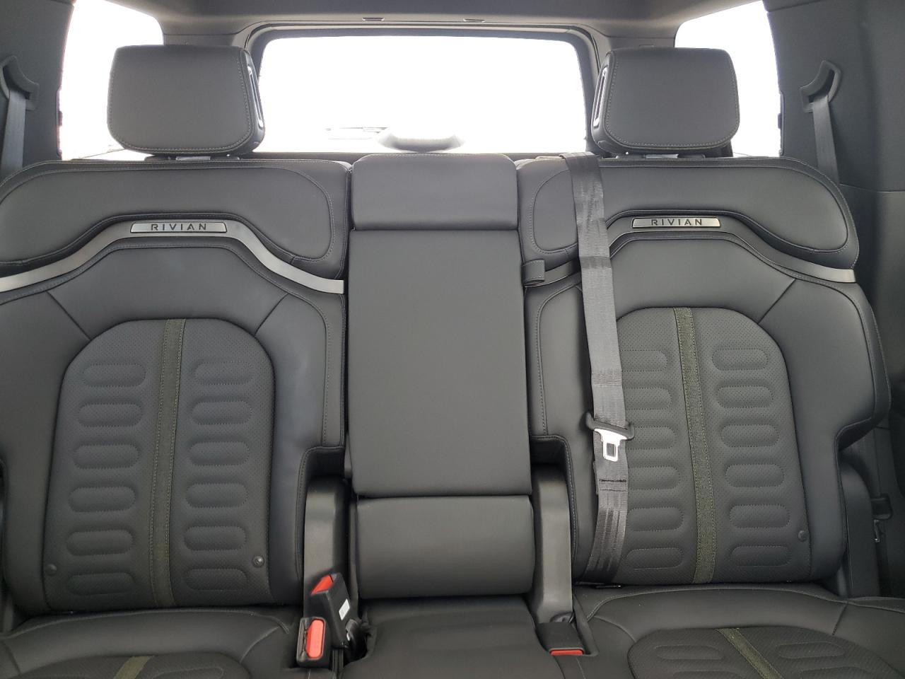 RIVIAN R1S ADVENTURE