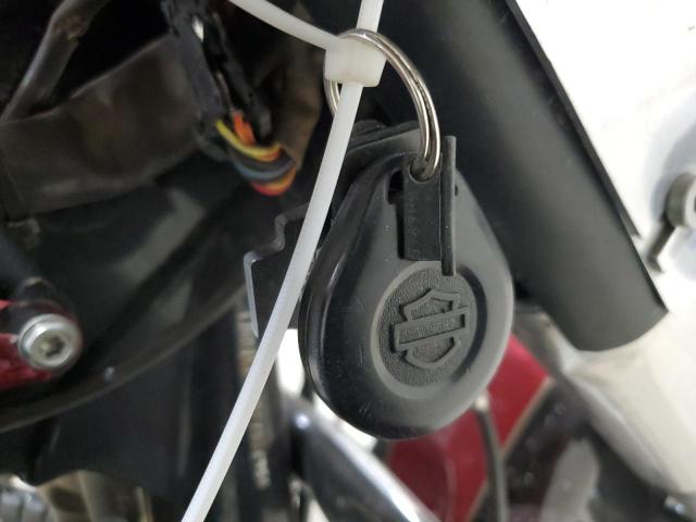 2011 HARLEY-DAVIDSON FLHTK 1HD1KEM18BB653695