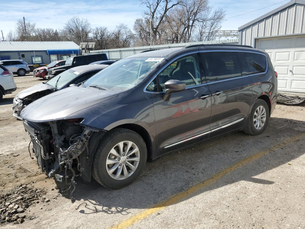 CHRYSLER PACIFICA TOURING L