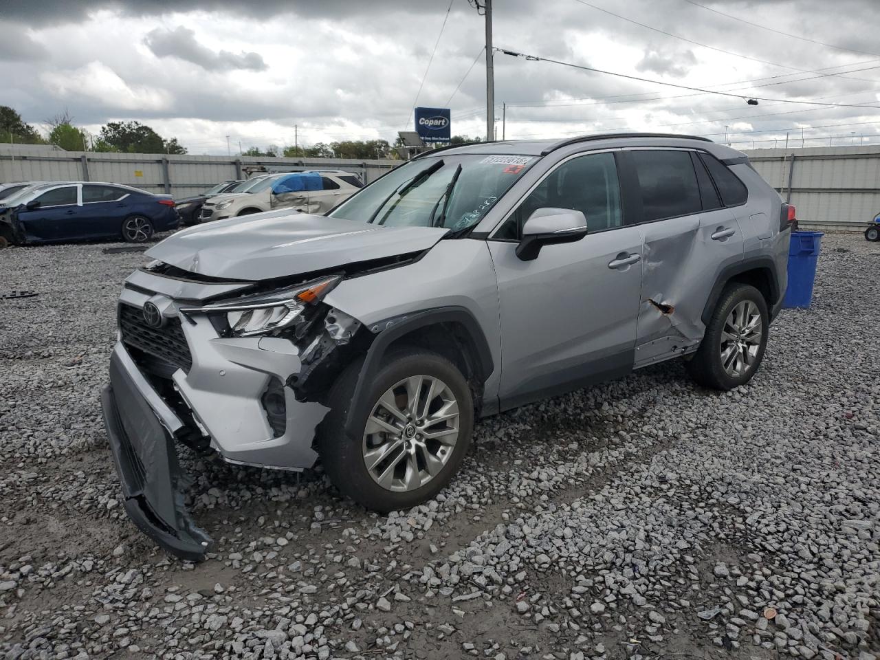 TOYOTA RAV4 XLE PREMIUM