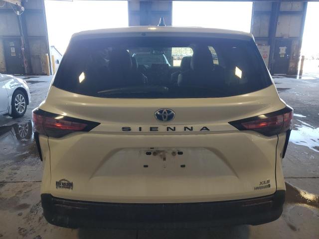 2021 TOYOTA SIENNA XLE - 5TDYRKEC1MS031672