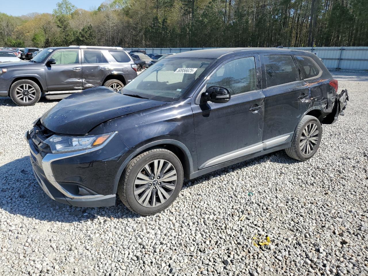 MITSUBISHI OUTLANDER SE