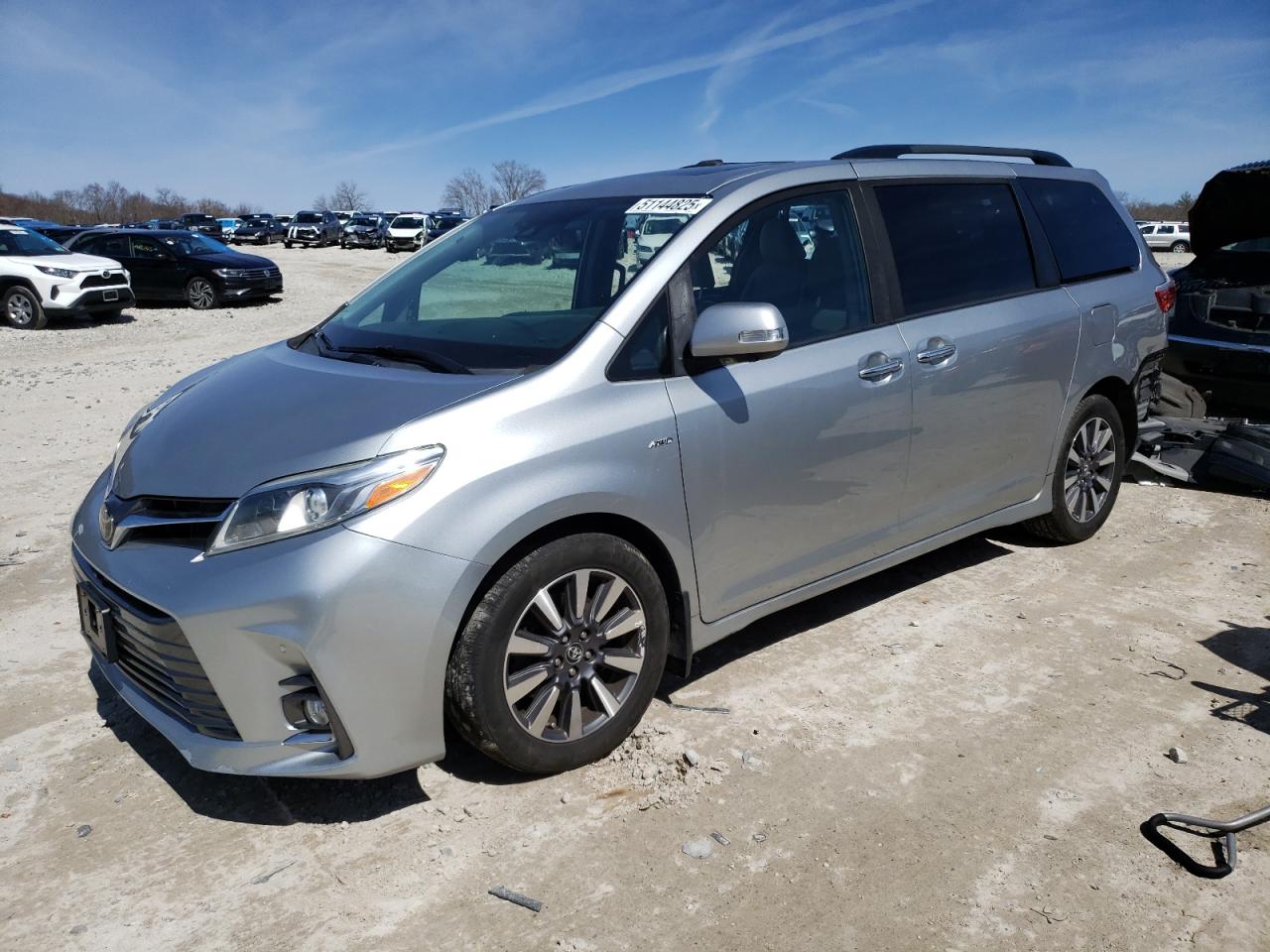 TOYOTA SIENNA XLE