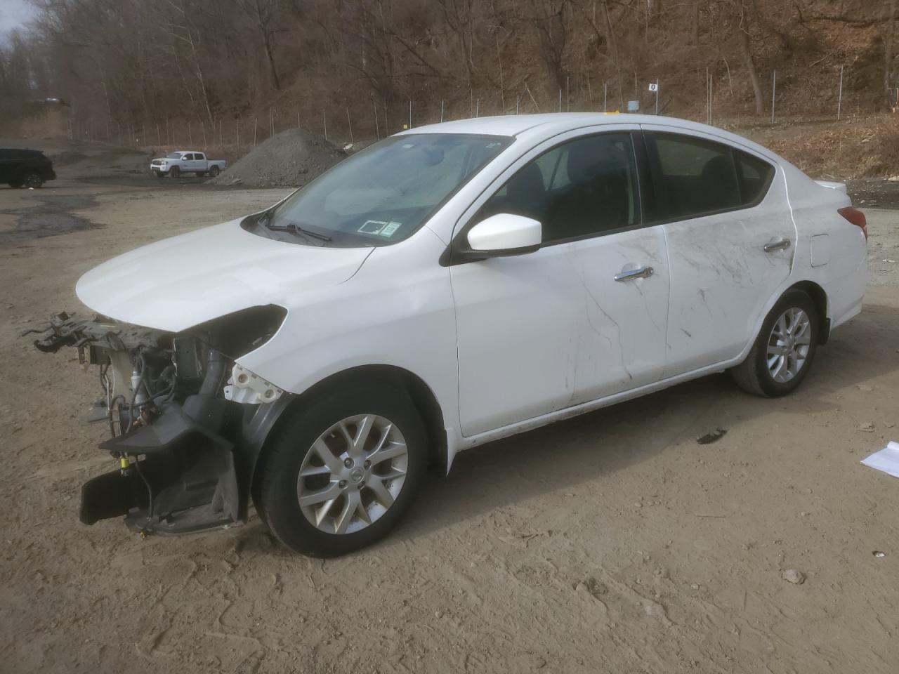 NISSAN VERSA S
