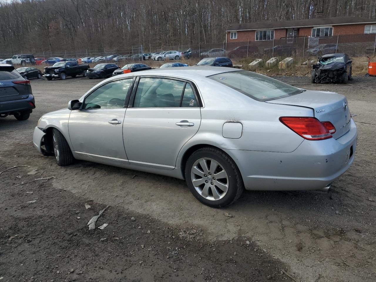 Lot #3222643822 2005 TOYOTA AVALON XL