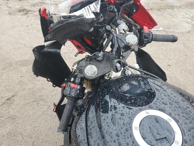 2014 SUZUKI GSX-R750 - JS1GR7MA8E2100109