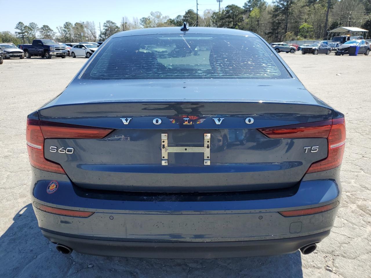 VOLVO S60 T5 MOMENTUM