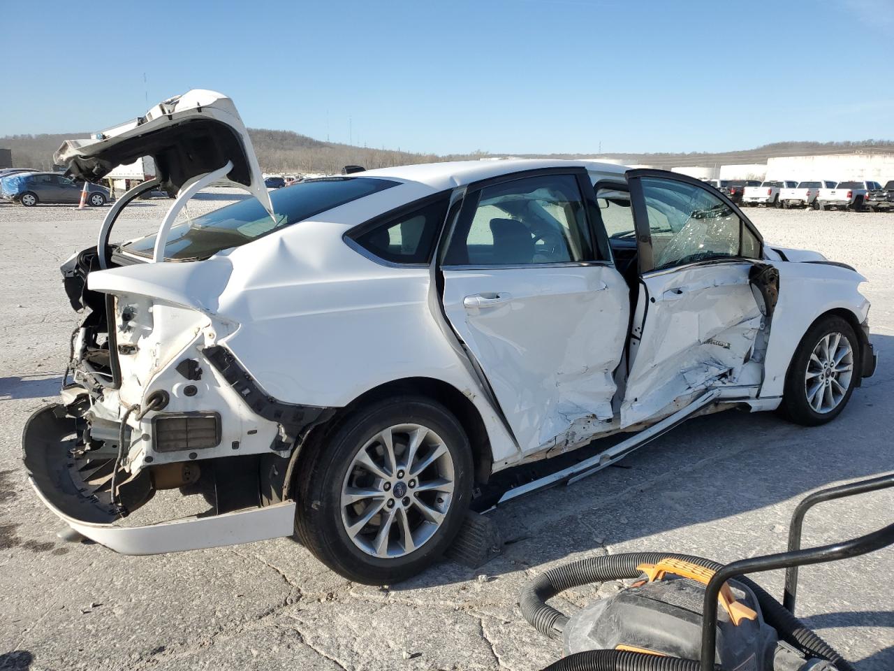 FORD FUSION SE HYBRID