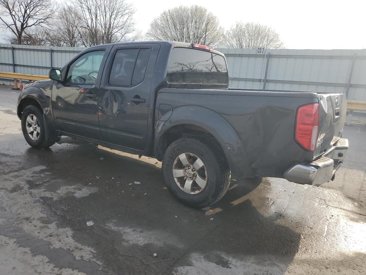 NISSAN FRONTIER CREW CAB SE