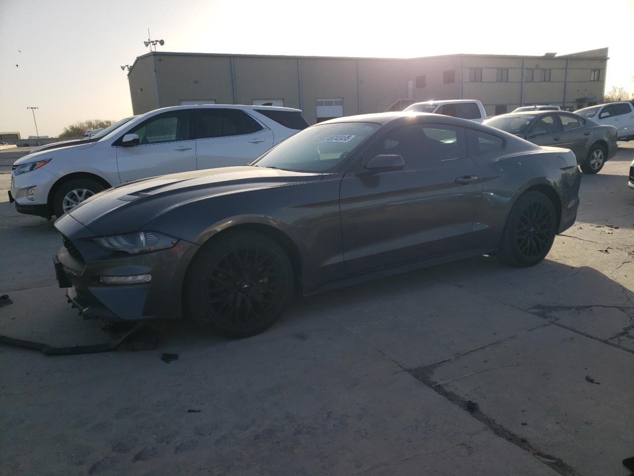 FORD MUSTANG