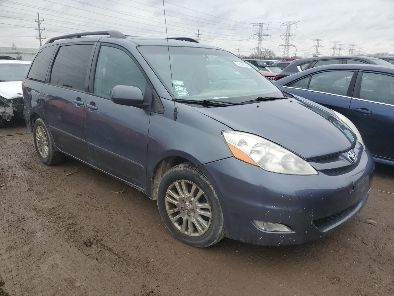 TOYOTA SIENNA XLE