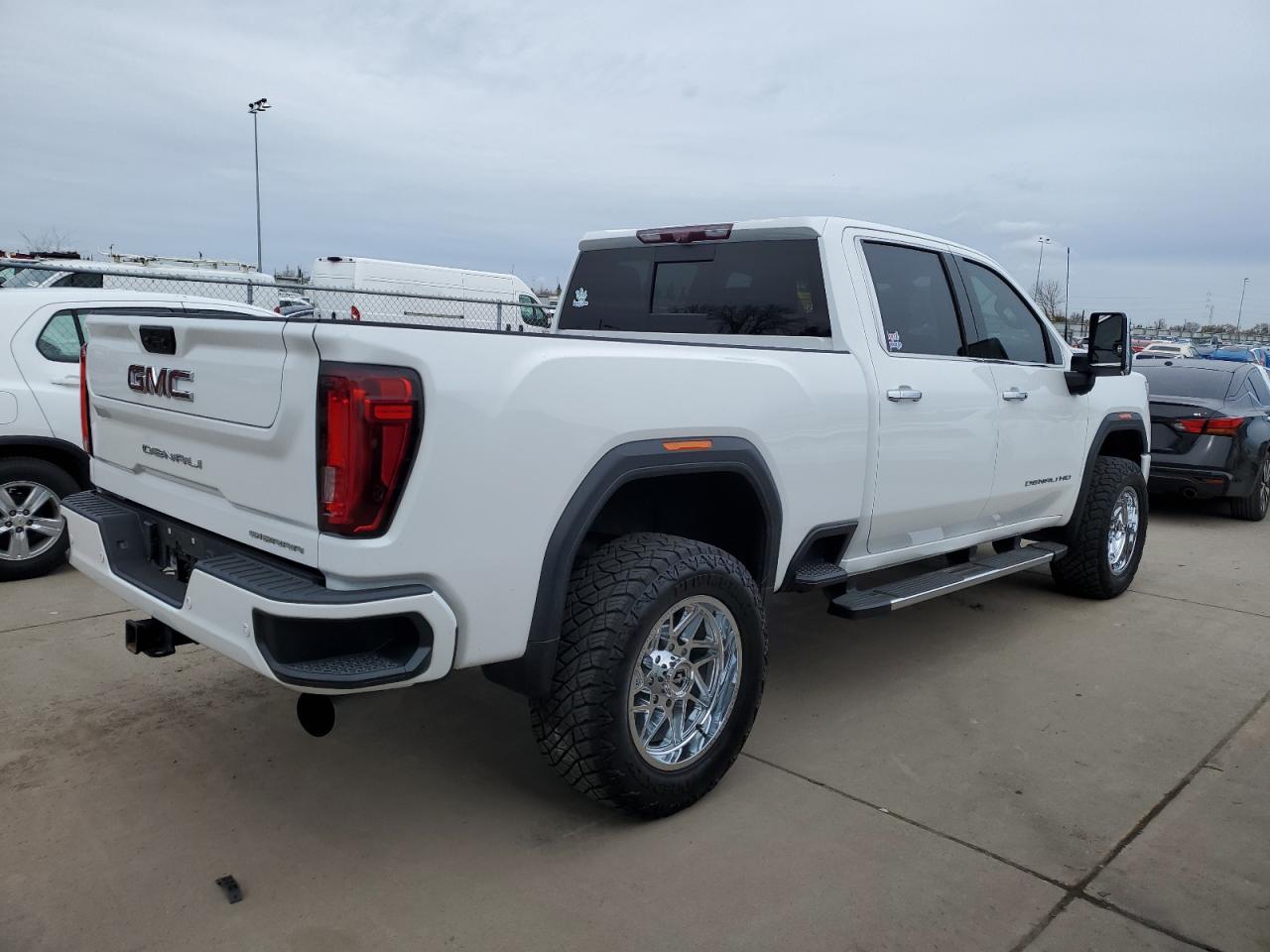 GMC SIERRA K2500 DENALI