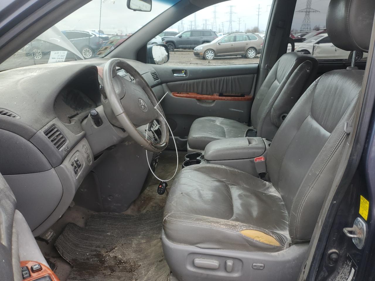 TOYOTA SIENNA XLE