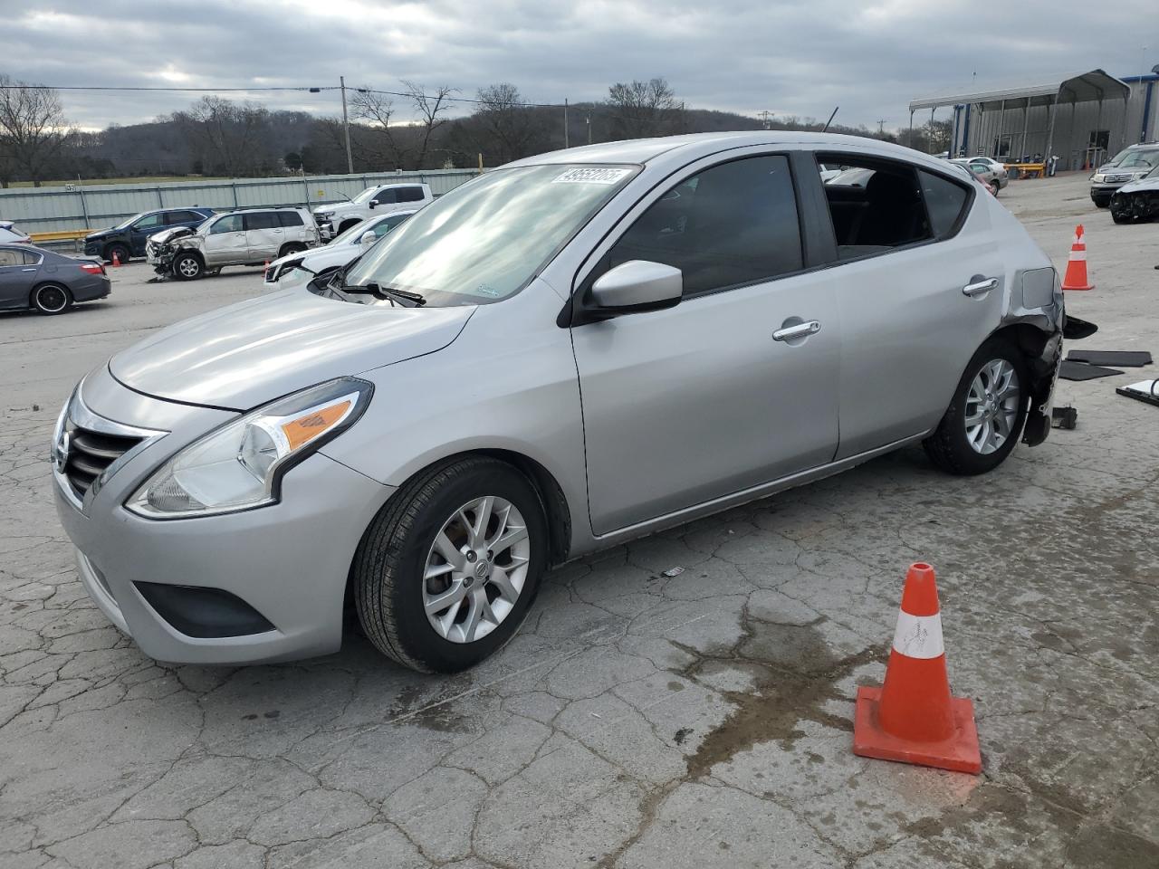 NISSAN VERSA S
