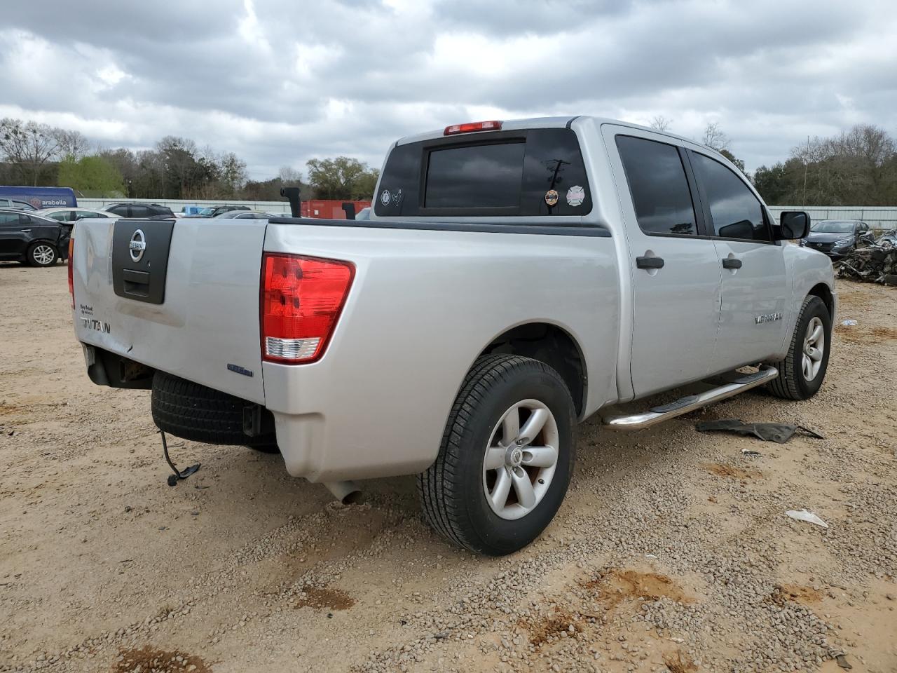 NISSAN TITAN S