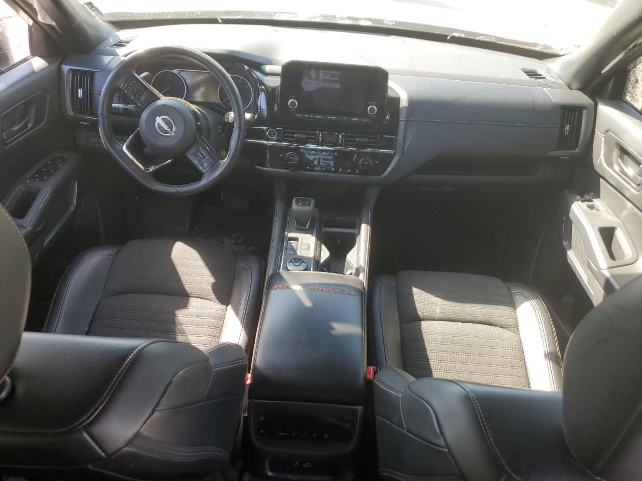 NISSAN PATHFINDER SV