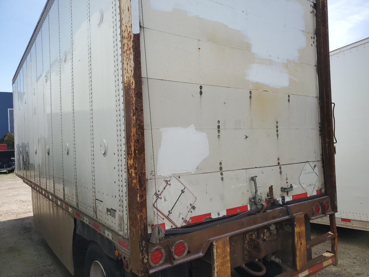 Lot #3118091405 2006 WABASH TRAILER