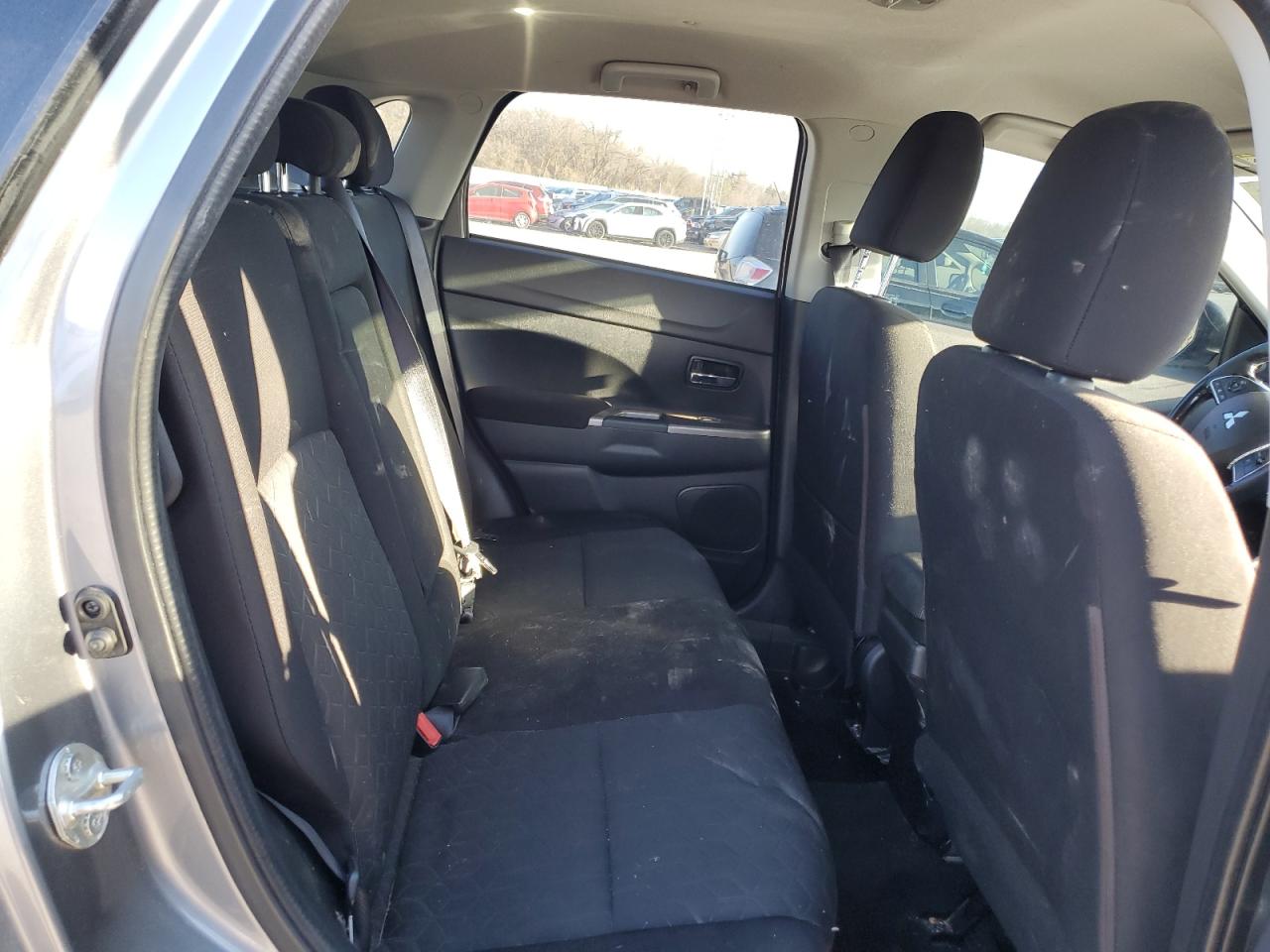 MITSUBISHI OUTLANDER ES