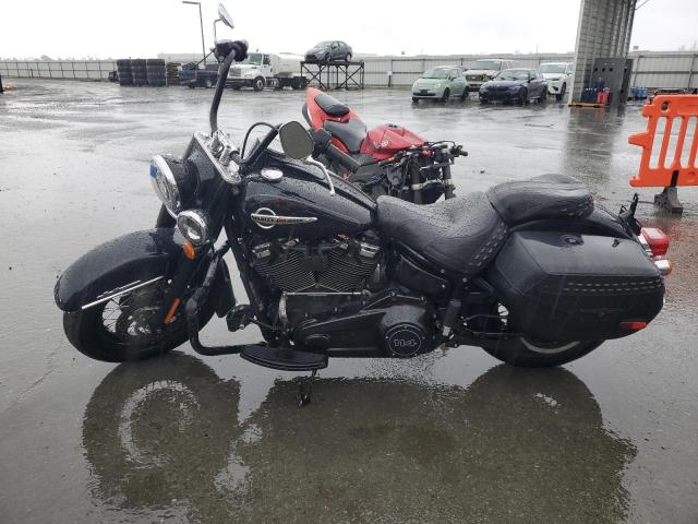 2019 HARLEY-DAVIDSON FLHCS 1HD1YBK62KB071555