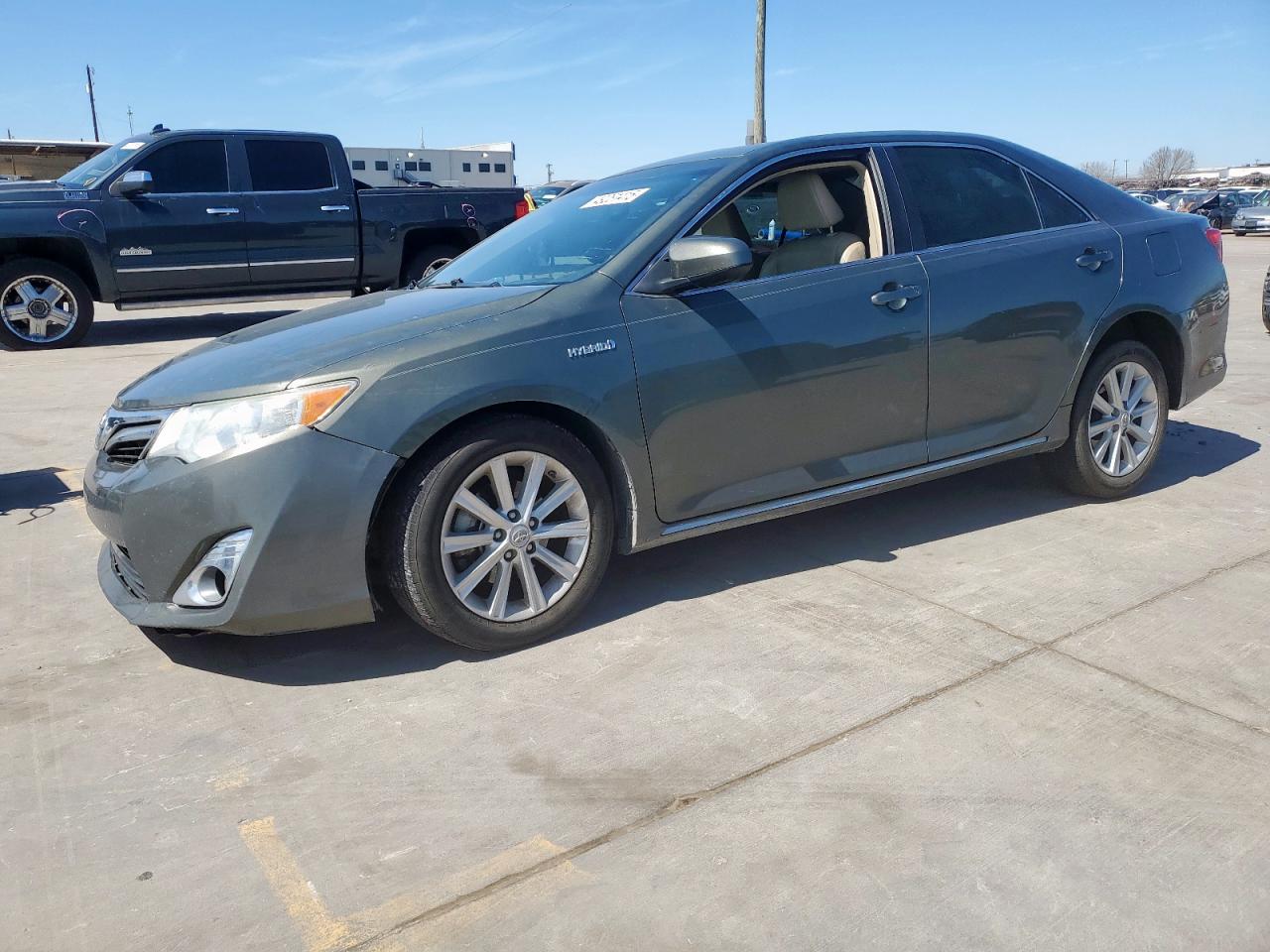 TOYOTA CAMRY HYBRID