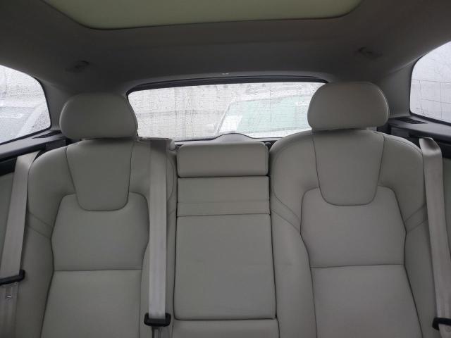 2018 VOLVO XC60 T5 LYV102RK1JB087884