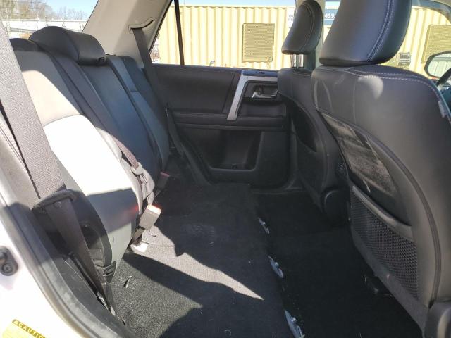 2022 TOYOTA 4RUNNER SR - JTENU5JR1N5983670