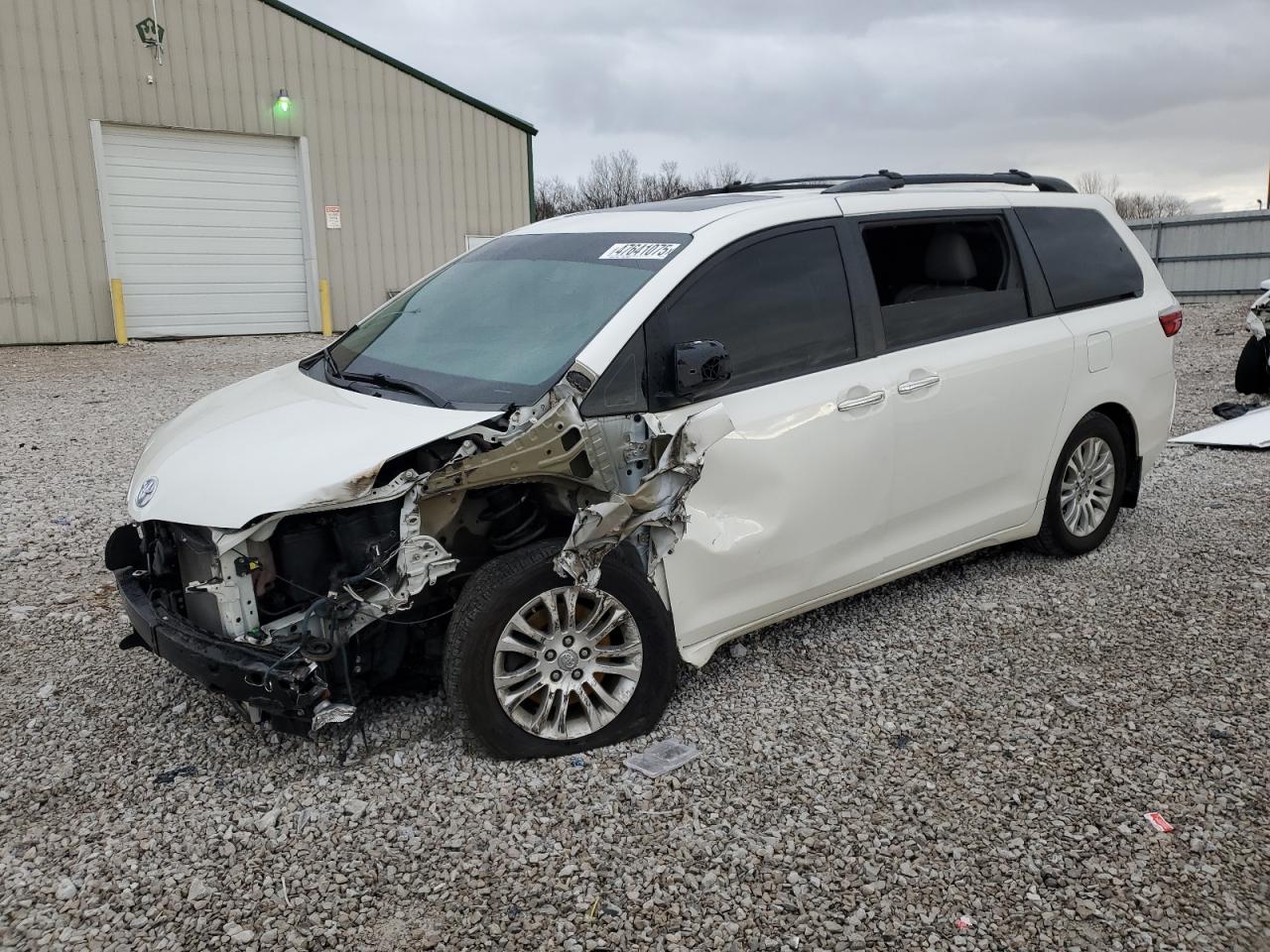 TOYOTA SIENNA XLE
