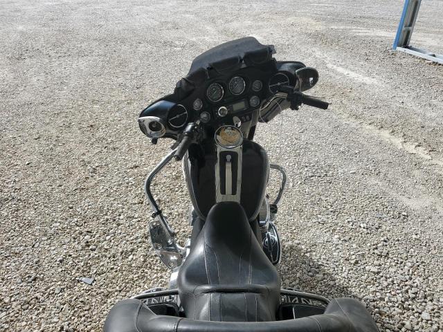 2011 HARLEY-DAVIDSON FLHTK - 1HD1KEM17BB670553