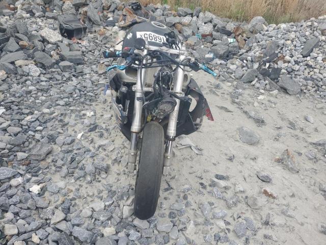 SUZUKI GSX-R750 1999 JS1GR7DA9X2101644 photo #3