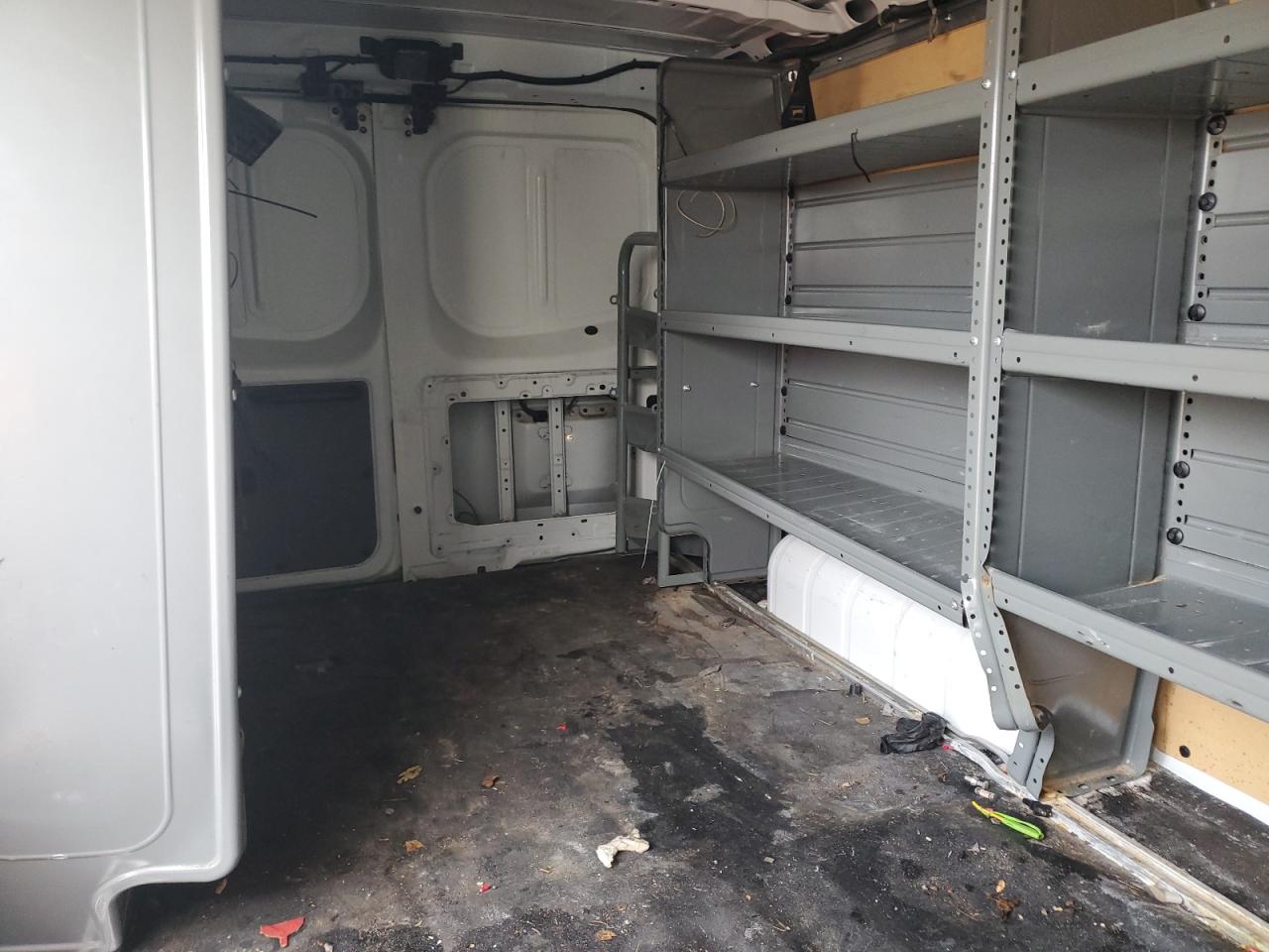 NISSAN NV2500 2500 S